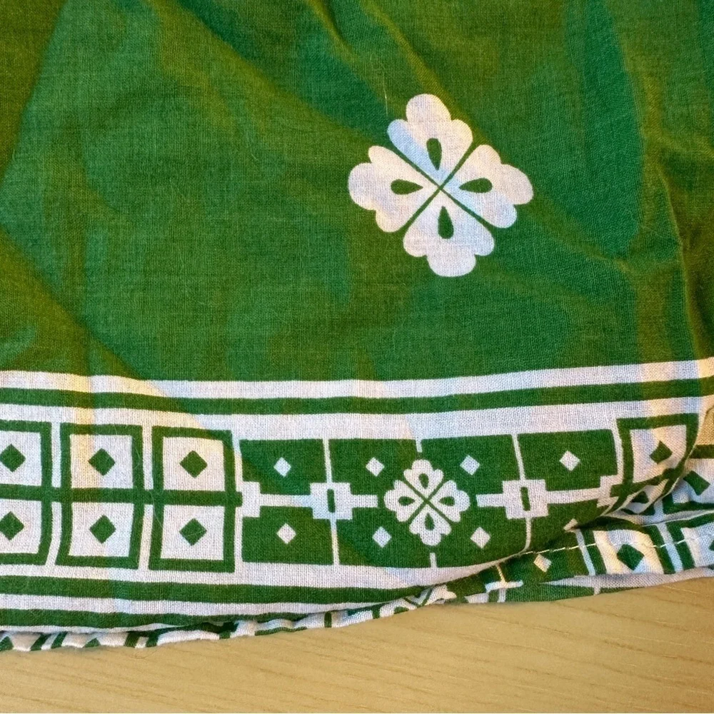 She's Cool Green and White Smocked Short Lined Bubble Mini Skirt size Large